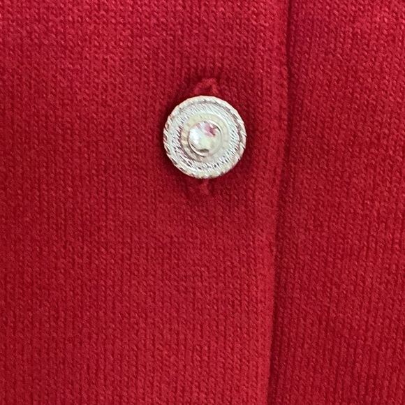 Cable & Gauge embellished red sweater with rhinestone buttons - Picture 3 of 4